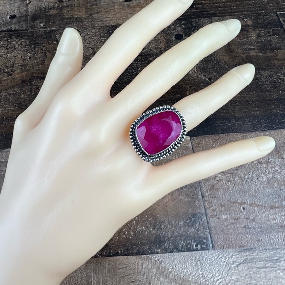 New Enhanced Ruby Faceted Stone Ring Size 7.75 - Picture 2 of 10